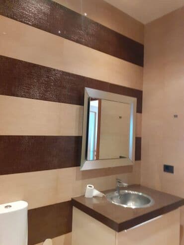 ağdam kirayə evlər: Gənclik metrosu yaxınlığında,18 mərtəbəli yeni tikilinin 17 ci — 24