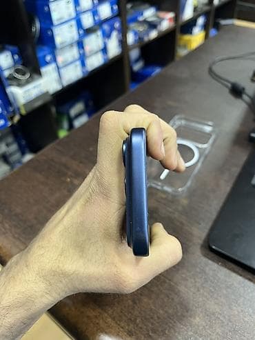 planşet iphone: IPhone 17 Pro, 256 GB, Blue Titanium, Zəmanət, Simsiz şarj, Face ID — 5