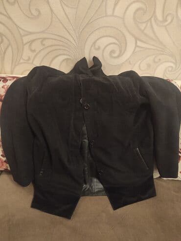 dəri gödəkçələr: Kişi üst geyimləri.
Hər biri 20 azn — 5