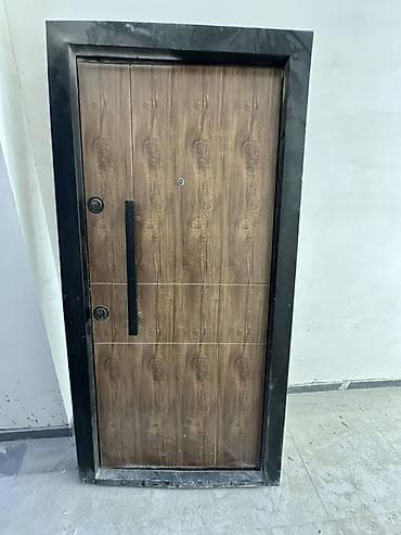demir yumruq: Giriş qapısı – sağ içəri açılan - Rəng və dizayn: qoz rəngində — 3