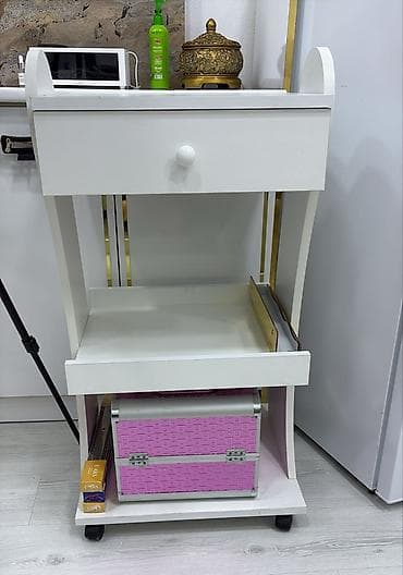 is masası: Makiyaj üçün masa, Güzgüsüz — 1