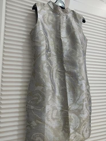 Platya YENIDIR 
M razmer.
Çox gözəl görünüşü Var. Cibli . Astarli