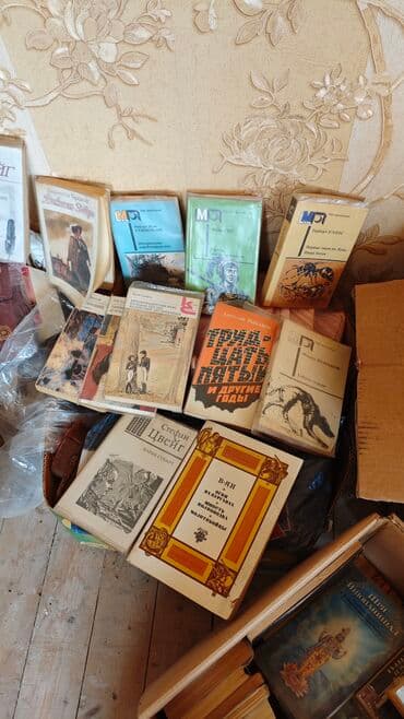 əsər: Müxtəlif janrlarda, o cümlədən klassik ədəbiyyat, tarixi romanlar və — 3