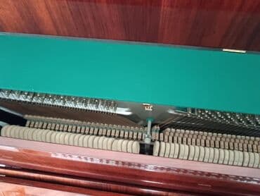 Lüğətlər: Akkustik piano – şaquli model (upright). Gövdə parlaq cilalı tünd — 3