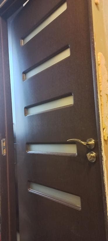 şüşə qapi: Qapı – daxili otaq qapısı - Rəng: tünd qəhvəyi (veneer/laminat — 2