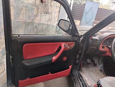 opel tigra 2005: GAZ Volga 3110, qara rəng, sedan kuzov. Xüsusiyyətlər: - Klassik xrom — 6