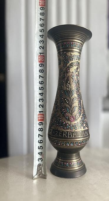 sufre dekoru: Bir vaza, Metal — 1