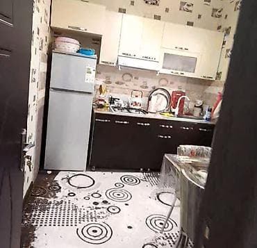 Гаражи: Xəzər rayonu binə savxoz qəsəbəsində 2.5 sotun içində 3 otaqli həyət — 6