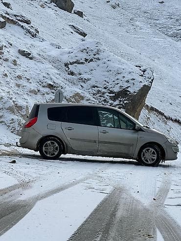 7 yerlik avtomobillər: Renault Scenic: 1.5 l | 2007 il 53000 km Van/Minivan — 8