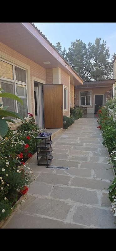 Kirayə verilir – həyət evi (studia tipli) - Geniş, səliqəli həyət lalafo.az -da Kirayə verilir – həyət evi (studia tipli) - Geniş, səliqəli həyət