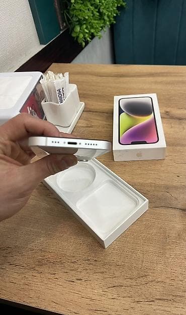 iphone 12 sadə: IPhone 14, Ağ — 3