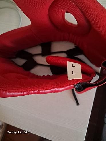 saz aparati: Everlast boks baş qoruyucusu - Rəng: qırmızı - Ölçü: L - Üstündə AIBA — 2