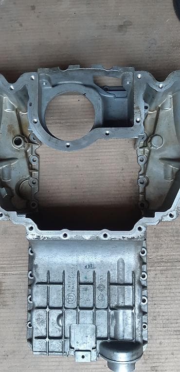 BMW Mmühərrik karteri.
N62B44A