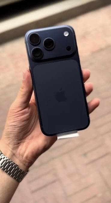 iphone 15 yığılma: IPhone 17 Pro, 256 GB, Blue Titanium, Simsiz şarj, Face ID — 1