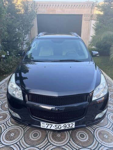 kia optima 2019: Chevrolet Traverse, qara rəng, 7/8 yerlik geniş salonlu tam ölçülü — 1