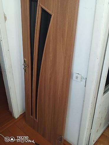 plasdik qapi pencere: Qonaq, yataq, mətbəx üçün qapı. Hündürlüyü 2 m, eni 70 sm. Şəkildə — 1