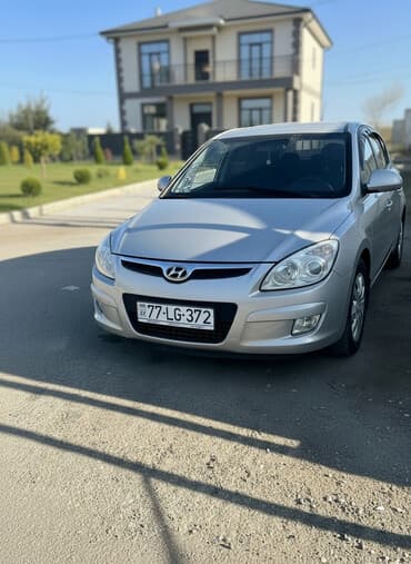 tofaş satış: Hyundai i30 CRDi, gümüşü rəng, hetçbek kuzov. Xüsusiyyətlər: - Dizel — 2