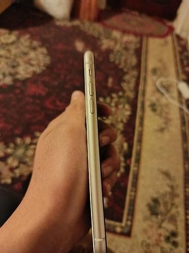 iphone xr satilir: IPhone 11, Ağ, Qırıq — 3