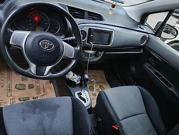 Toyota Yaris: 1.3 l | 2012 il Hetçbek