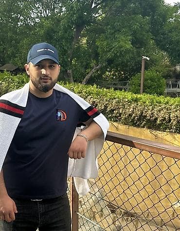 İş axtarıram bir cox sahelere tecrübem var