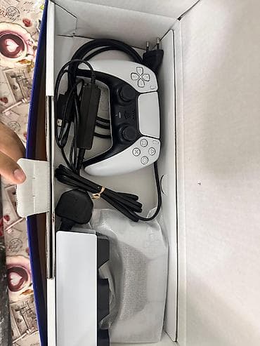 pleys: PlayStation 5 slim(Disk versiyası) – tam dəst iki pult şarj stendi — 6