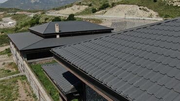 demir dam: Metal kirəmitlə örtülmüş bu dam damçılıq üçün möhkəm və davamlı bir — 4