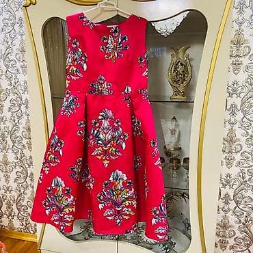 Paltar bir defe geyilib tezedi demek olarki eyinde cox gozel qalir