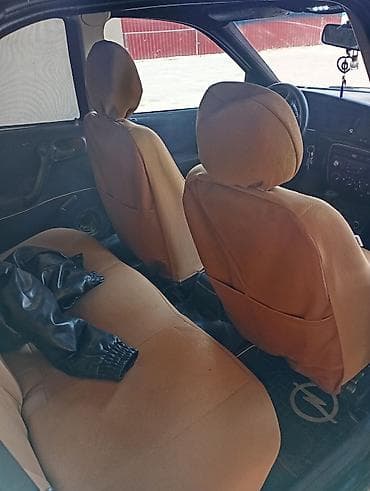 opel vectra b: Opel Vectra: 1.8 l | 1997 il 600560 km Sedan — 7