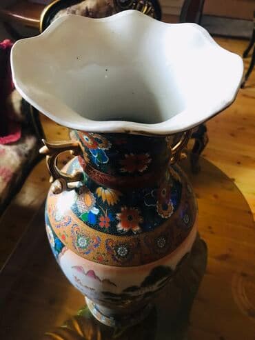 dekorativ gullər: Guldan qedimi boyukdur ev dekoru ucun saxsidandir ustunde nagillardan — 7