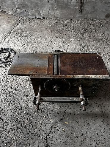digər alətlər: Ağac emalı üçün elektriklə işləyən universal dəzgah - Üst hissədə — 1