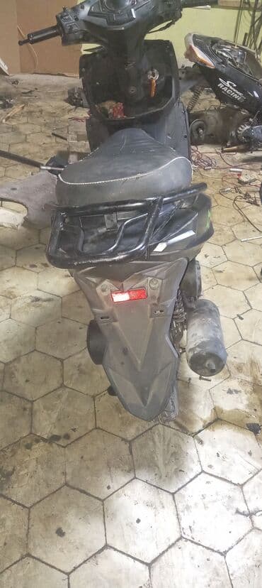 Мотоэкипировка: Satılır: Şəhər içi istifadə üçün kompakt skuter - Korpus: qara — 3