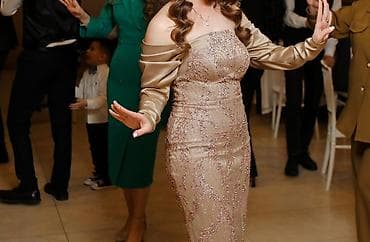 elbiseler: 56kilodan 63 kiloya qeder olan geyimdir,S-M razmer,Geyim — 1