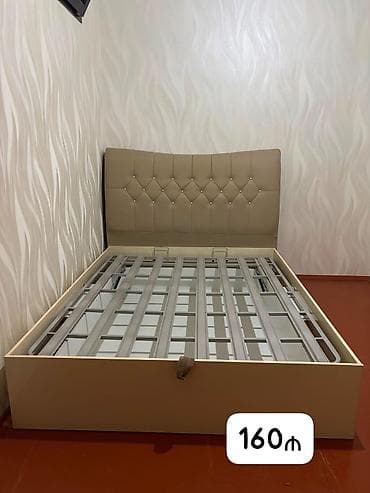 Embawood bazalı ideal veziyyetde taxt 160azn matrassız
Nika