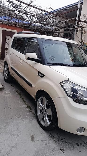 dumannı faralar: Kia Soul: 1.6 l | 2010 il Krossover — 2