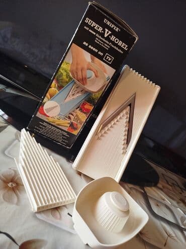 Süfrə qab-qacaqı: Tərəvəz doğrıyan 2-3 dəfə istifadə olunub. 20 manata alınıb. Təcili — 1