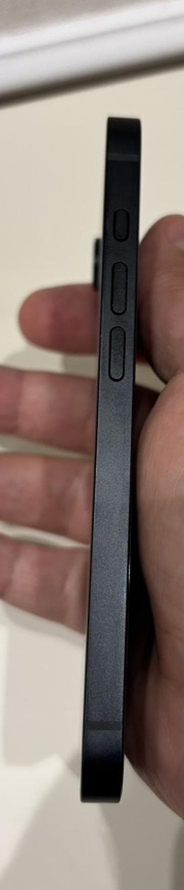 i̇phone 16e: IPhone 16e, 128 GB, Qara, Face ID — 6