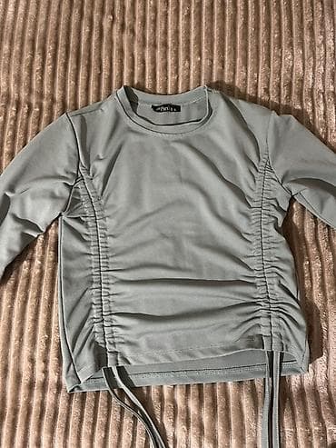 Qadınlar üçün uzunqoll bluzka - Rəng: boz-yaşıl (sage) ton - Model