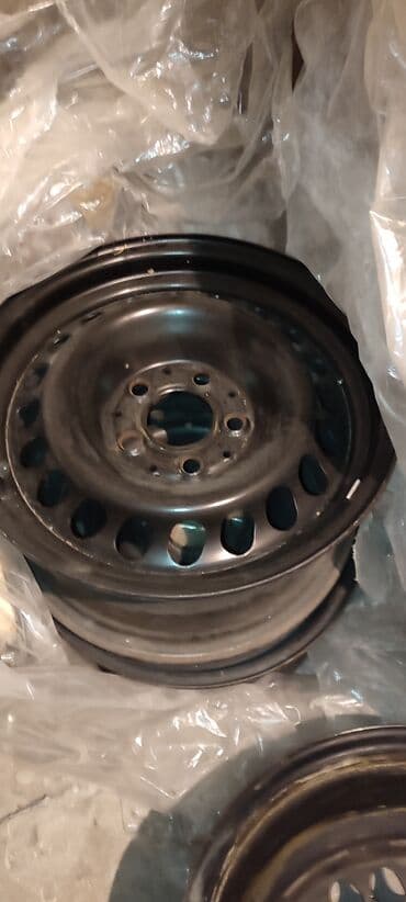 r14 disklər: Mercedes Diskleri boltlariyla birlikde satirig — 3