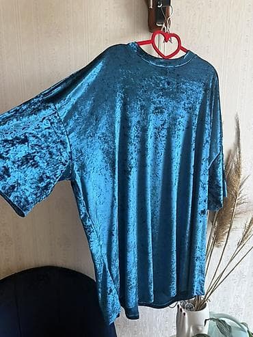 don geyim: M- L ASOS brendindən zümrüd-mavi rəngdə məxməri oversize paltar. - — 2