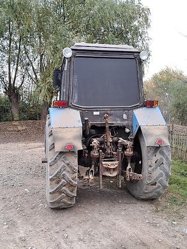atego tekeri: Belarus 1221 təkərli kənd təsərrüfatı traktoru - Güclü ön çəki — 3