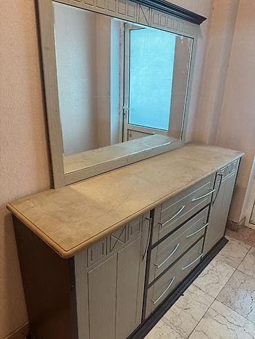 Komodlar: İşlənmiş, Güzgülü, İtaliya — 2