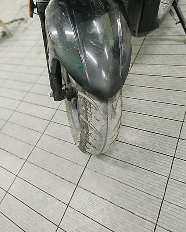 Аксессуары и тюнинг: Şəhərdaxili istifadəyə uyğun skuter Xüsusiyyətlər: - Odometrlə yürüş — 2