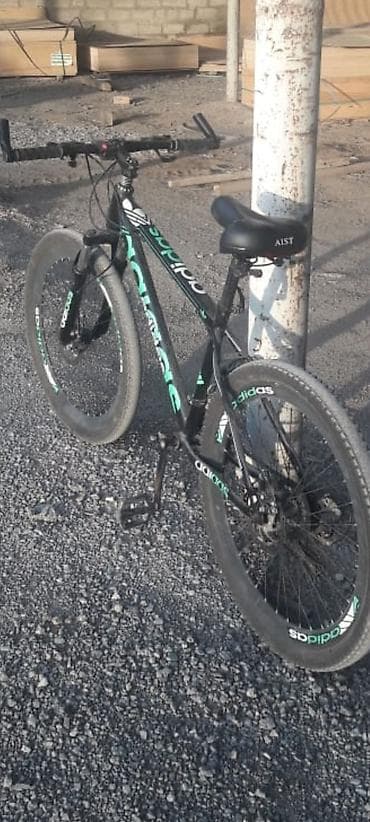 скоростной велик: Dağ velosipedi və dəbilqə dəsti - Çərçivə: alüminium rəngli qara — 2