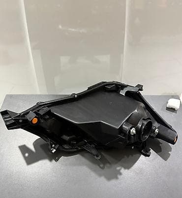 Ötürücü qutuların detalları: Sağ, Yaxın və uzaq vuran işıqlar Toyota — 2