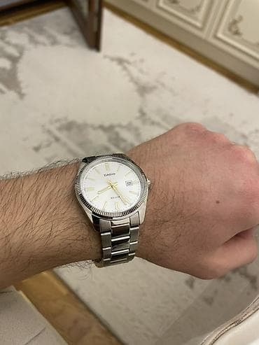 İşlənmiş, Qol saatı, Casio, rəng - Gümüşü