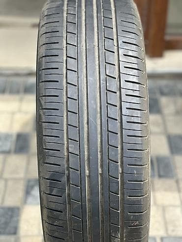 teker söken: İşlənmiş Şin Yokohama 225 / 55 / R 17 — 4