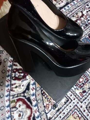 ayaggabı: Qadın platforma tufli – Aiygirl brendi - Rəng: qara, lak örtüklü — 4