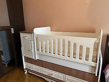 Aymirni brendli çoxfunksiyalı uşaq beşiyi və şkaflı komod dəsti — 1