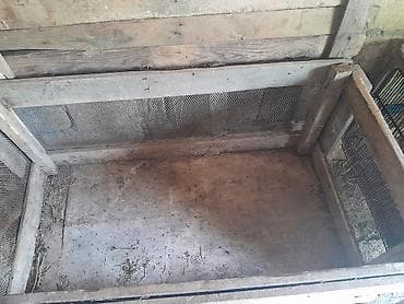 Taxta heyvan qəfəsi / yuvası - Material: taxta karkas, yan və ön