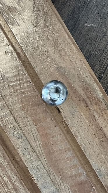 Bərkidici məhsullar: Altıbucaqlı başlı, yarımkürə baş formalı bolt M4/45 mm - Material — 2